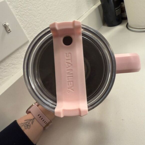 Stanley 40 oz Pink - Picture 5 of 7